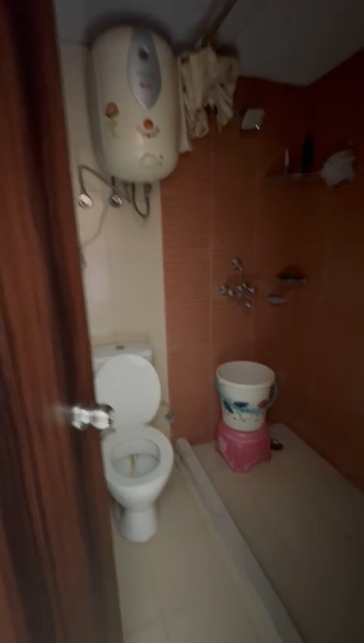 Bathroom, mahagun-mywoods 3.5 Bedroom 1810 Sq.Ft. Apartment In Sector 16c Greater Noida Greater Noida 8888011