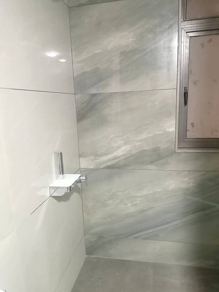 Bathroom, kumar-palmsprings 3 Bedroom 1200 Sq.Ft. Apartment In Undri Pune 8888009