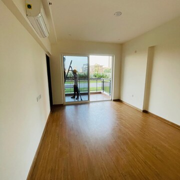 Room in 3 BHK Apartment at Godrej Meridien, Mohammad Heri Village – for Rent
