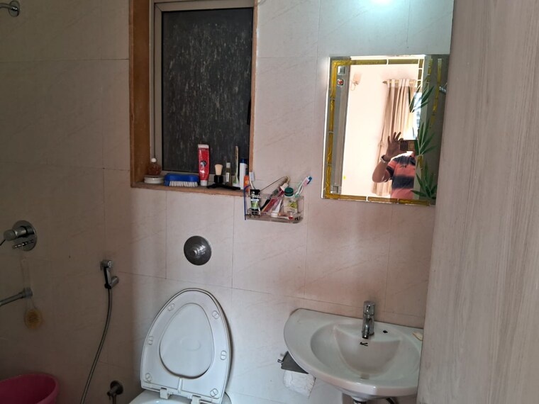 Bathroom, lodha-casa-bella-gold 2 Bedroom 864 Sq.Ft. Apartment In Dombivli East Thane 8888039
