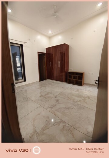 Bedroom in 2 BHK Independent House at Gomti Nagar – for Rent
