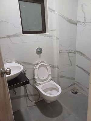 Master Bedroom in 2 BHK Apartment at Drushti Sapphire, Ghatkopar East – for Sale