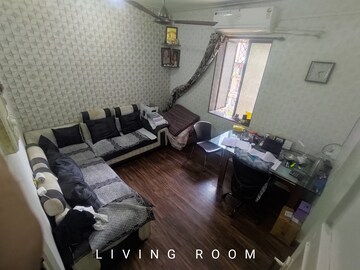 Master Bedroom in 2 BHK Apartment at Kurla East – for Rent