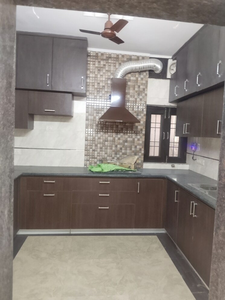 Kitchen, sarita vihar 3 Bedroom 1850 Sq.Ft. Apartment In Sarita Vihar Delhi 8888103