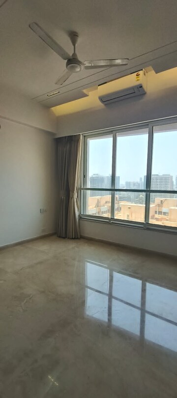 Room in 2 BHK Apartment at Rustomjee Elanza, Malad West – for Rent