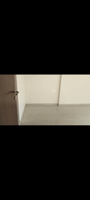 Room in 2 BHK Apartment at UK Iridium, Kandivali East – for Rent
