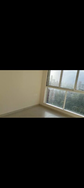 Room in 2 BHK Apartment at UK Iridium, Kandivali East – for Rent