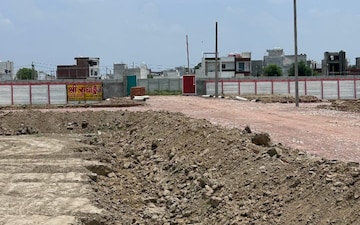 Plot For Sale in Wave City