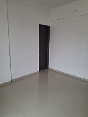 Furnished Amenities in 1 BHK Apartment at Puranik Hometown, Ghodbunder Road – for Sale