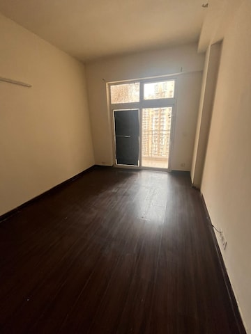 Room in 2 BHK Apartment at Mahagun Mywoods, Sector 16c Greater Noida – for Rent