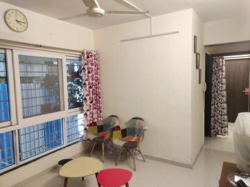 Living Room in 2 BHK Builder Floor at Vile Parle West – for Rent