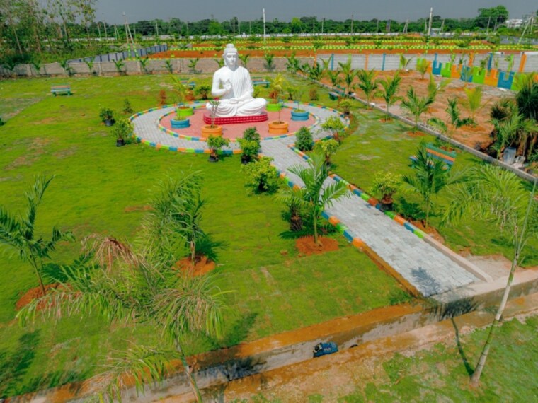 Garden, ayinada  149 Sq.Yd. Plot In Ayinada Vizag 8888274