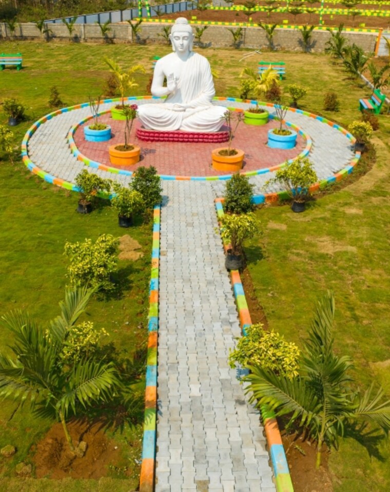 Garden, ayinada  149 Sq.Yd. Plot In Ayinada Vizag 8888274