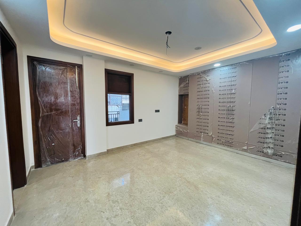 4 BHK + Pooja Room,Servant Room,Study Room,Extra Room Builder Floor For Sale in 4 Bhk