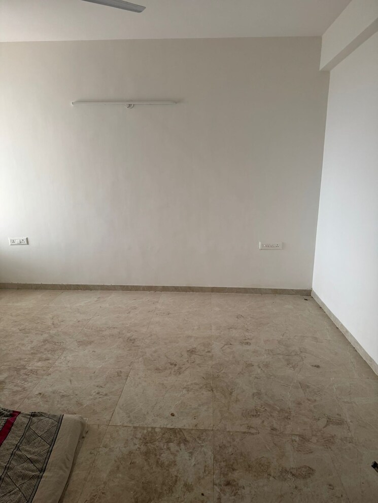 Room, omaxe-royal-residency-faridabad 3 Bedroom 1925 Sq.Ft. Apartment In Sector 79 Faridabad 8888340