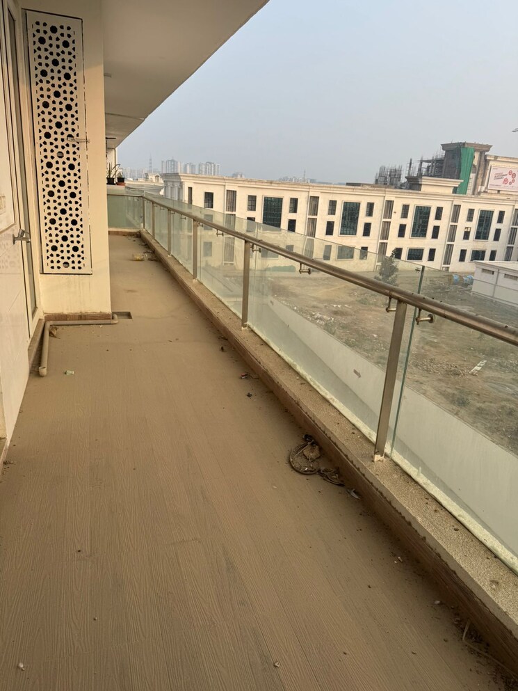 Balcony, omaxe-royal-residency-faridabad 3 Bedroom 1925 Sq.Ft. Apartment In Sector 79 Faridabad 8888340