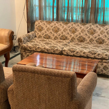 Living Room in 2 BHK Builder Floor at Malviya Nagar – for Rent