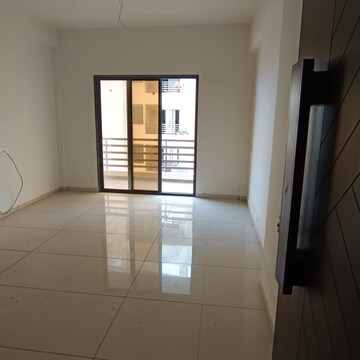 Bathroom in 3 BHK Apartment at Orchid Flora, Vemali – for Rent
