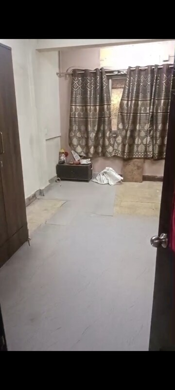 Room in 1 BHK Apartment at Mulund East – for Rent