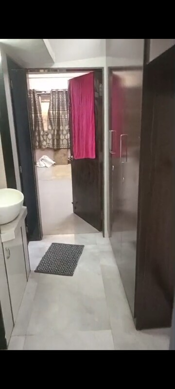 Bathroom in 1 BHK Apartment at Mulund East – for Rent