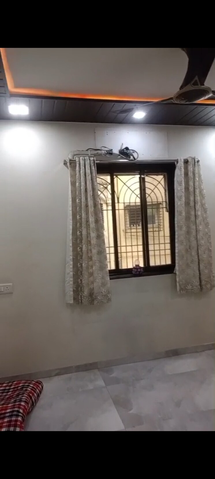 Room, mulund east 1 Bedroom 400 Sq.Ft. Apartment In Mulund East Mumbai 8888419