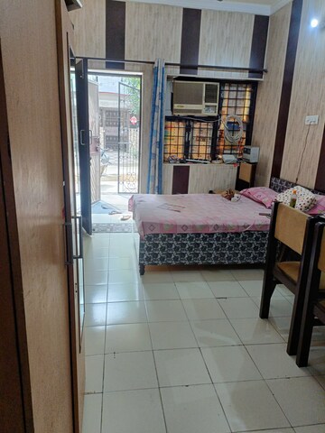 Bedroom in 1 BHK Builder Floor at Sector 52 – for Rent