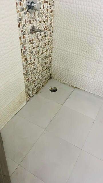 Bathroom in 2 BHK Builder Floor at Palm Residency Chhatarpur, Chattarpur – for Rent