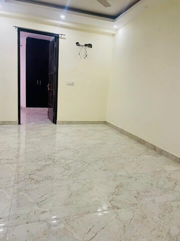 Room in 2 BHK Builder Floor at Palm Residency Chhatarpur, Chattarpur – for Rent