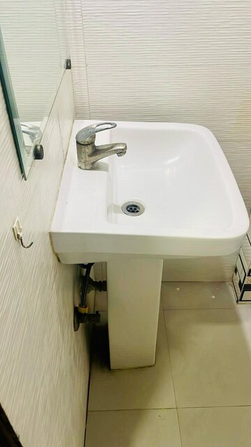 Master Bedroom in 2 BHK Builder Floor at Palm Residency Chhatarpur, Chattarpur – for Rent