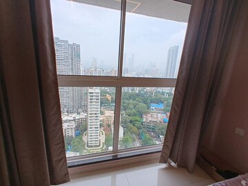 Room in 3 BHK Apartment at Runwal Nirvana, Parel – for Rent