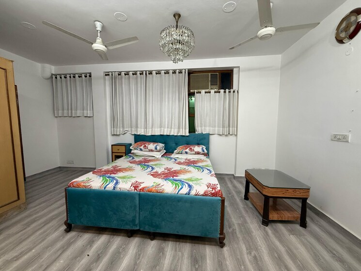 Bedroom, kalkaji 3 Bedroom 200 Sq.Yd. Builder Floor In Kalkaji Delhi 8888499