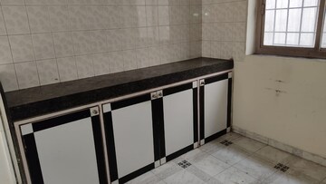 Room in  Pg at Katraj – for Rent