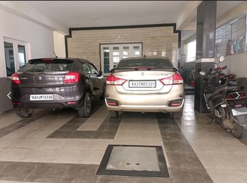 Parking in 5 BHK Independent House at Dasarahalli – for Sale