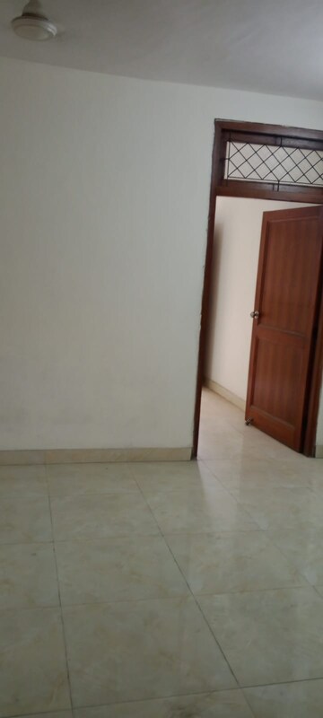 Room in 1 BHK Builder Floor at Adchini – for Rent