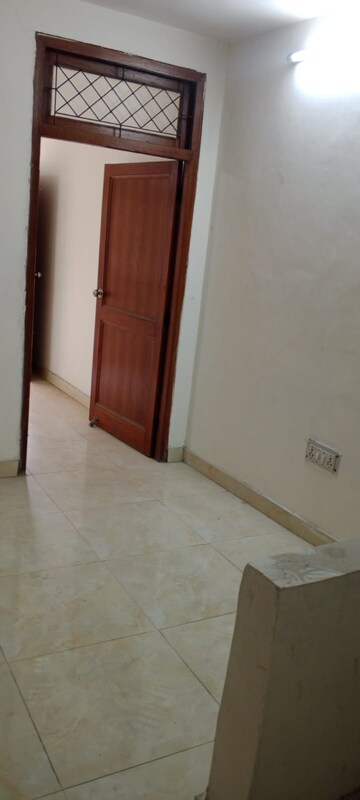 Room in 1 BHK Builder Floor at Adchini – for Rent