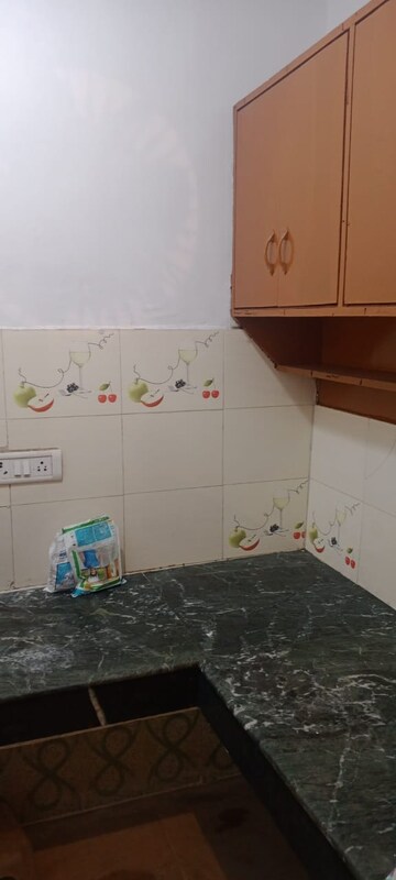 Furnished Amenities in 1 BHK Builder Floor at Adchini – for Rent