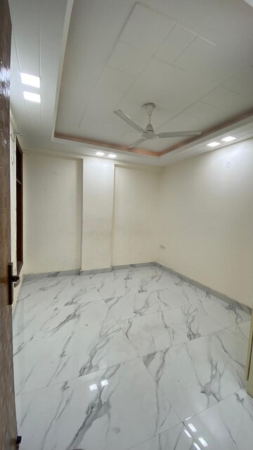 Bedroom in 2 BHK Builder Floor at Chattarpur – for Rent