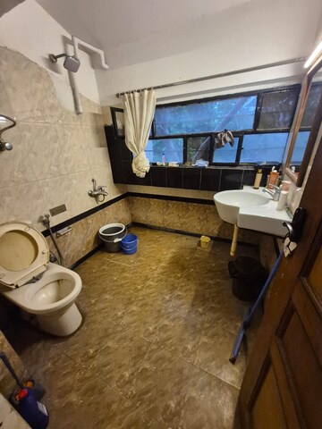 Attached Bathroom in 3 BHK Builder Floor at Shivalik Colony – for Rent