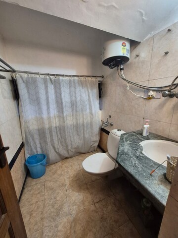 Attached Bathroom in 3 BHK Builder Floor at Shivalik Colony – for Rent