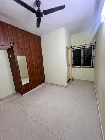 Room in 2 BHK Builder Floor at Koramangala – for Rent
