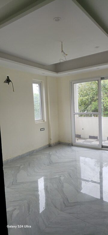 Room in 6+ BHK Villa at Sector 99 – for Sale