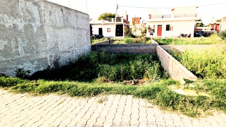 undefined, sector 168  450 Sq.Ft. Plot In Sector 168 Noida 8888557