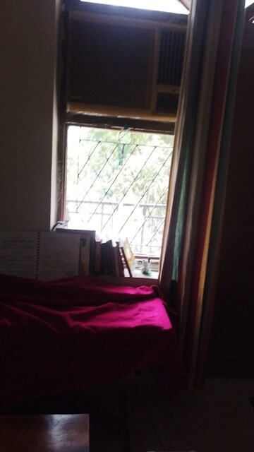 Bedroom in 1 BHK Builder Floor at DLF City Gurgaon, Sector 27 – for Rent