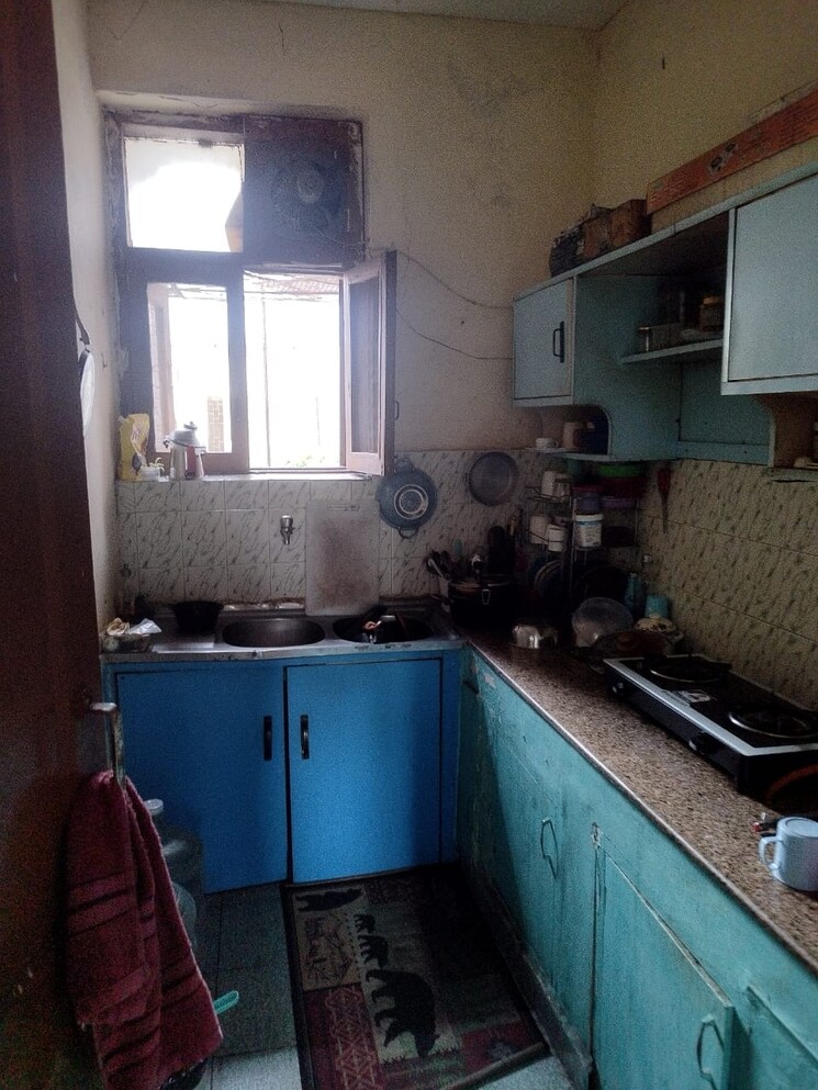 Kitchen, dlf-city-gurgaon 1 Bedroom 150 Sq.Ft. Builder Floor In Sector 27 Gurgaon 8888562