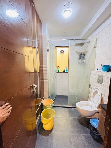 Bathroom in 4 BHK Apartment at DLF The Belaire, Sector 54 – for Rent
