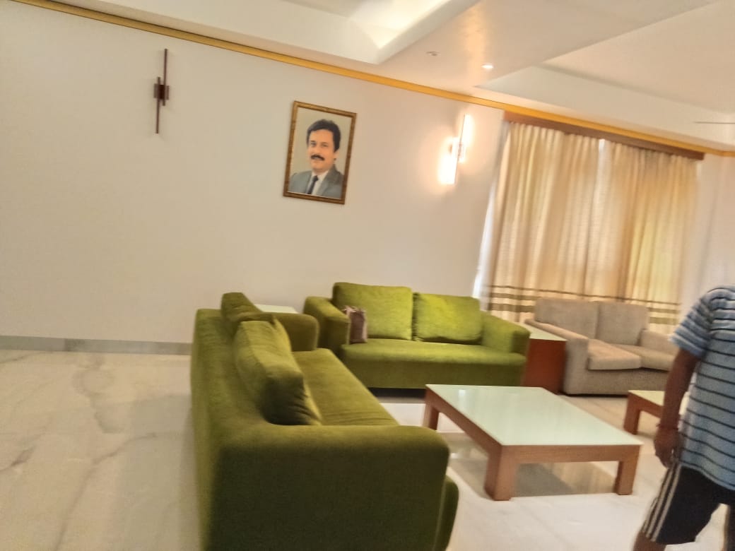 4 BHK + Servant Room 3800 Sq.Ft. Apartment in Emaar The Palm Springs