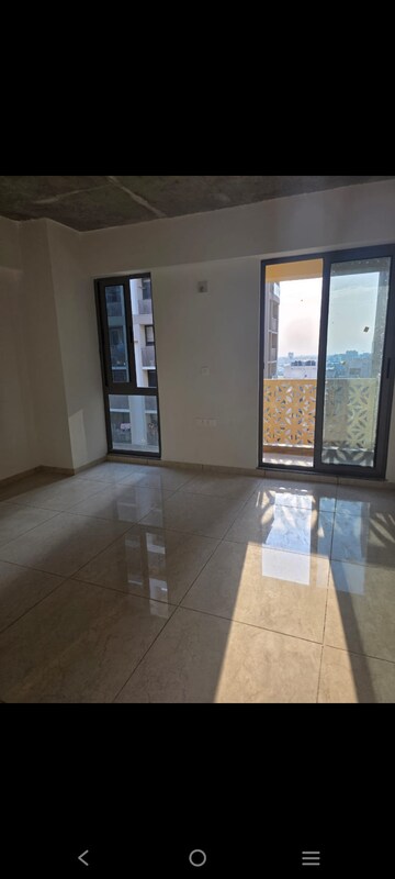 Room in 5 BHK Apartment at Rajyash The Retail Park, Bopal – for Rent