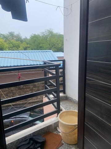 Staircase in 1.5 BHK Apartment at RWA Qutab Enclave, Katwaria Sarai – for Rent