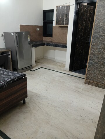 Living Room in 1 RK Builder Floor at RWA Qutab Enclave, Katwaria Sarai – for Rent