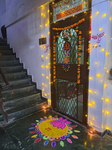 Corridor in 2 BHK Apartment at DLF Dilshad Plaza, Shalimar Garden – for Sale